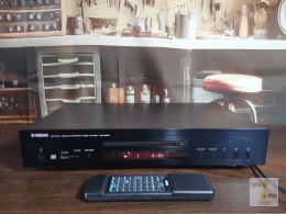 Odtwaracz CD Yamaha CD S300 + pilot